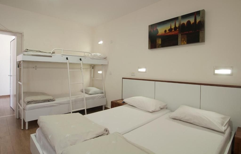 HI - Maayan Harod Hostel Gid'ona Oda fotoğraf